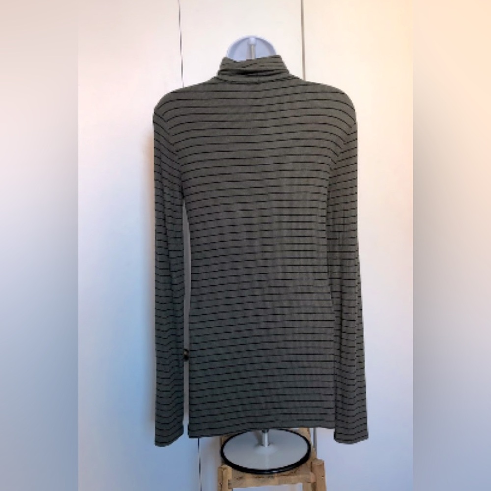 MOSSIMO LONG LIGHTWEIGHT CHARCOAL GRAY & BLACK STRIPED TURTLENECK KNIT TOP SMALL - Picture 5 of 9